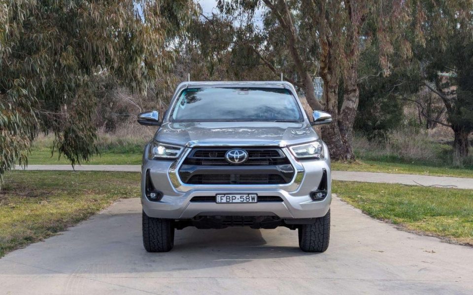 2022 Toyota Hilux SR5