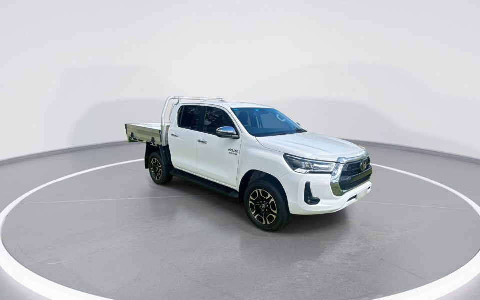 2023 Toyota Hilux SR5