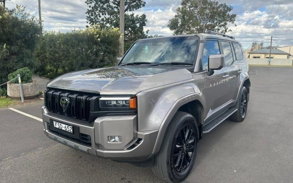 2024 Toyota Prado VX