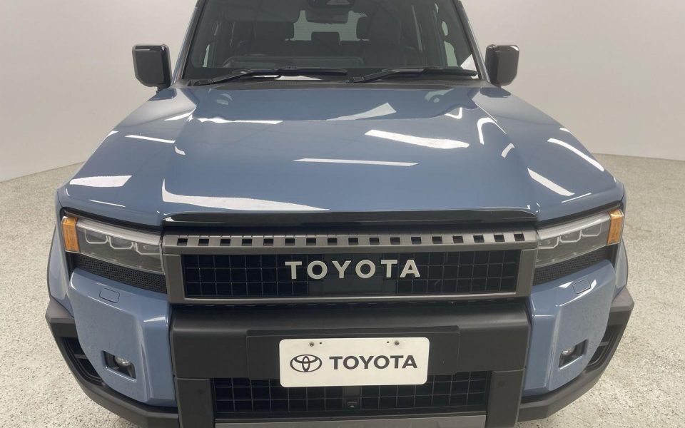 2025 Toyota Prado Altitude