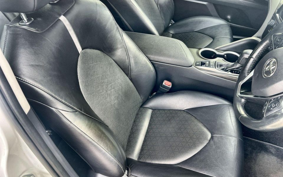 2021 Toyota Camry Hybrid SX