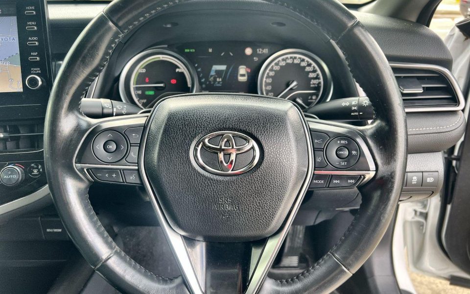 2021 Toyota Camry Hybrid SX