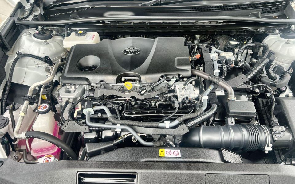 2021 Toyota Camry Hybrid SX