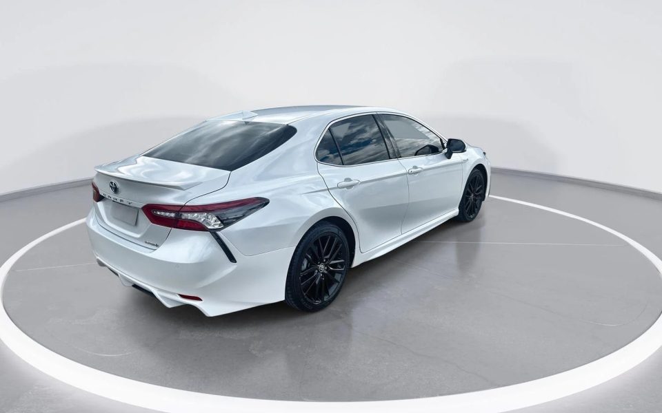 2021 Toyota Camry Hybrid SX
