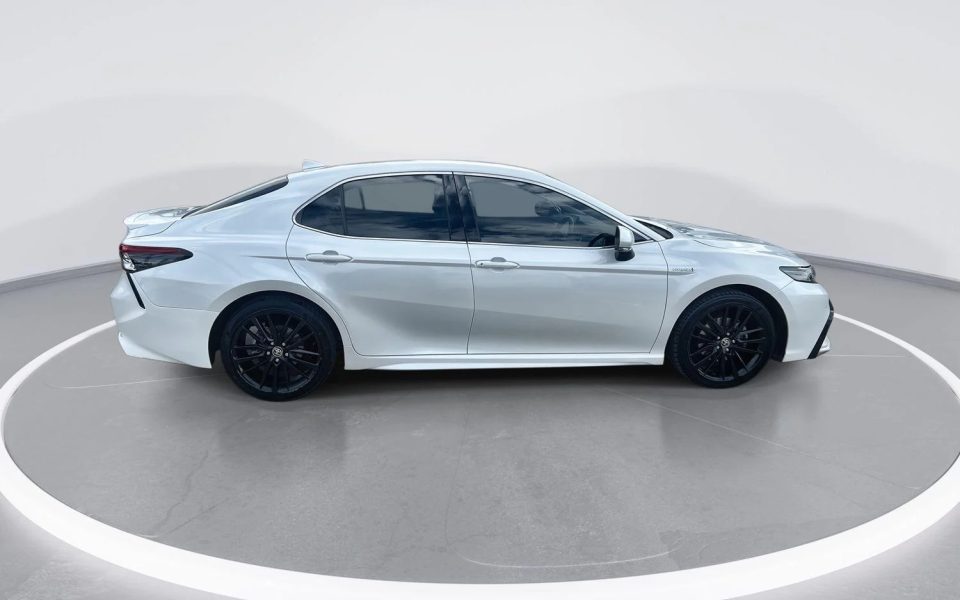 2021 Toyota Camry Hybrid SX