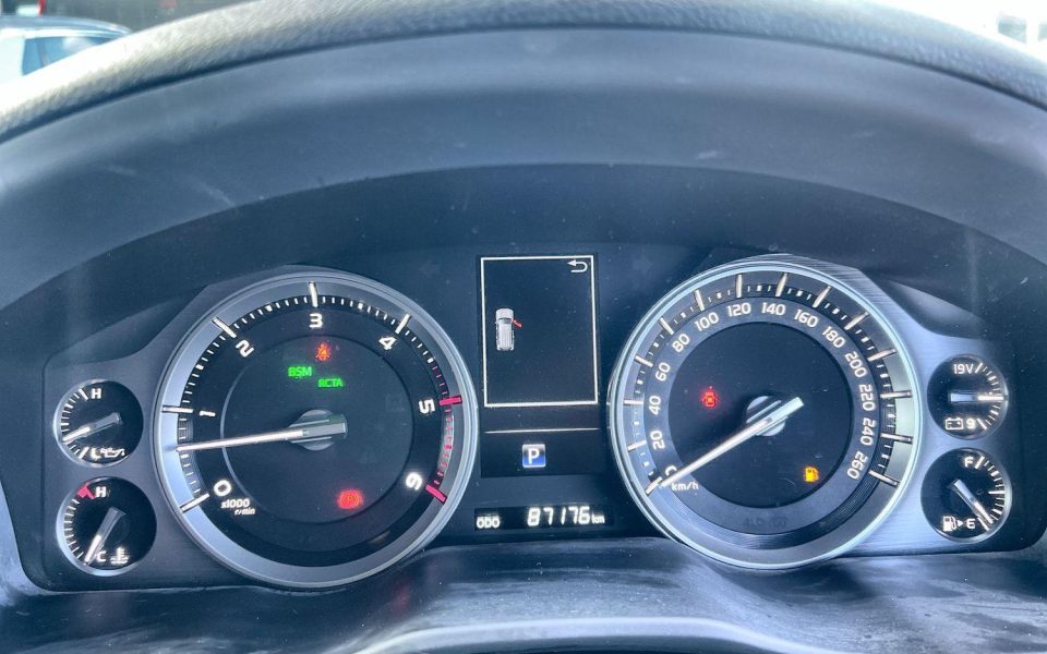 2021 Toyota Landcruiser VX