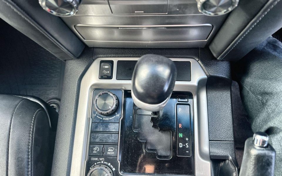 2021 Toyota Landcruiser VX