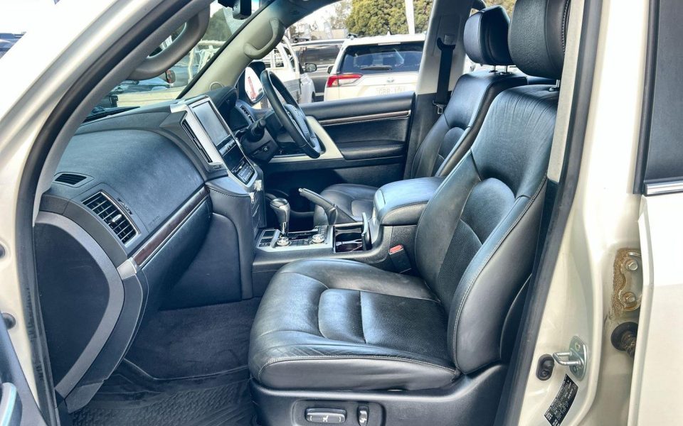 2021 Toyota Landcruiser VX