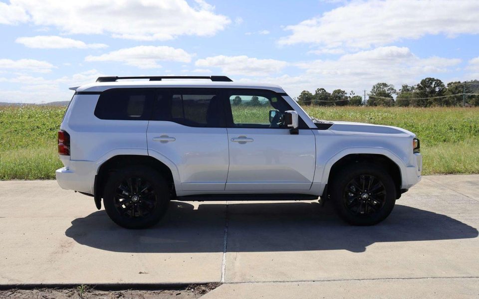 2024 Toyota Prado Kakadu