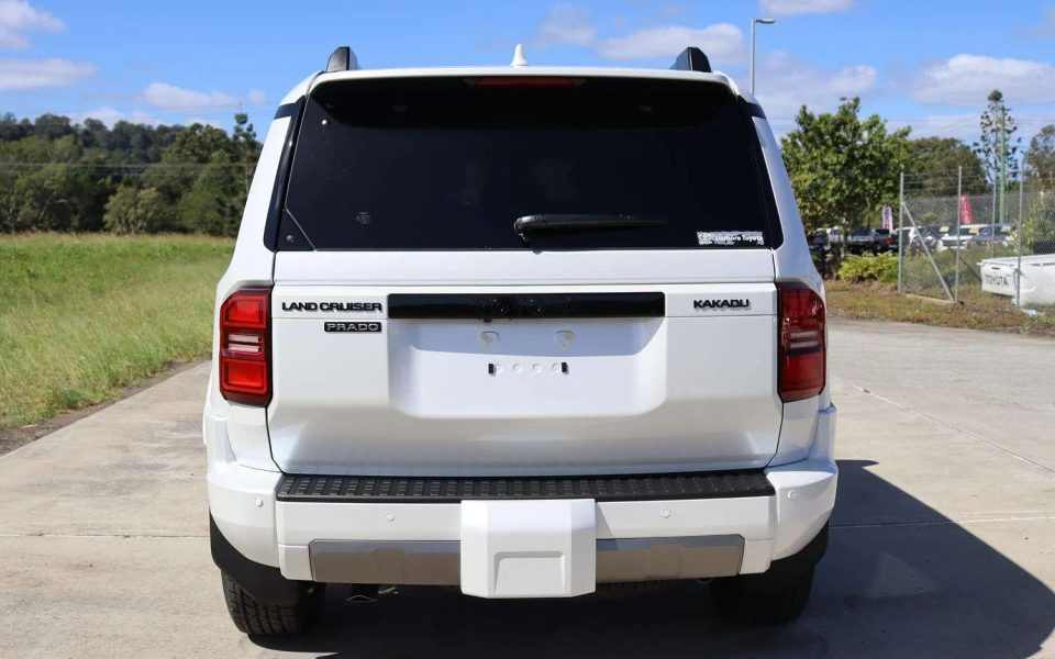 2024 Toyota Prado Kakadu