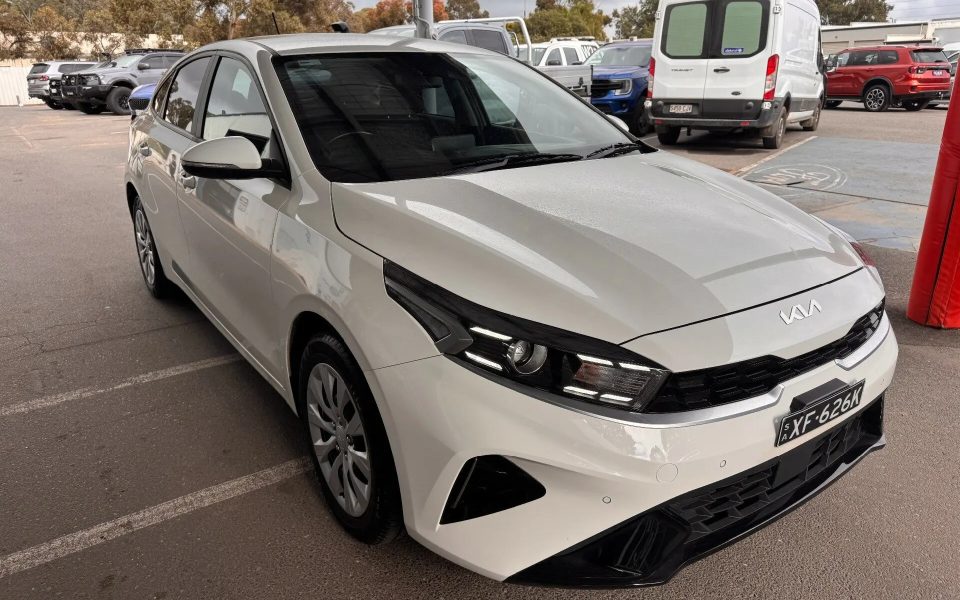 2022 Kia Cerato BD MY22 S White 6 Speed Sports Automatic Hatchback