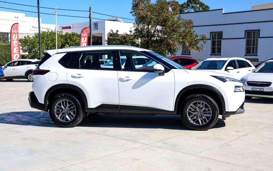 2024 Nissan X-TRAIL ST