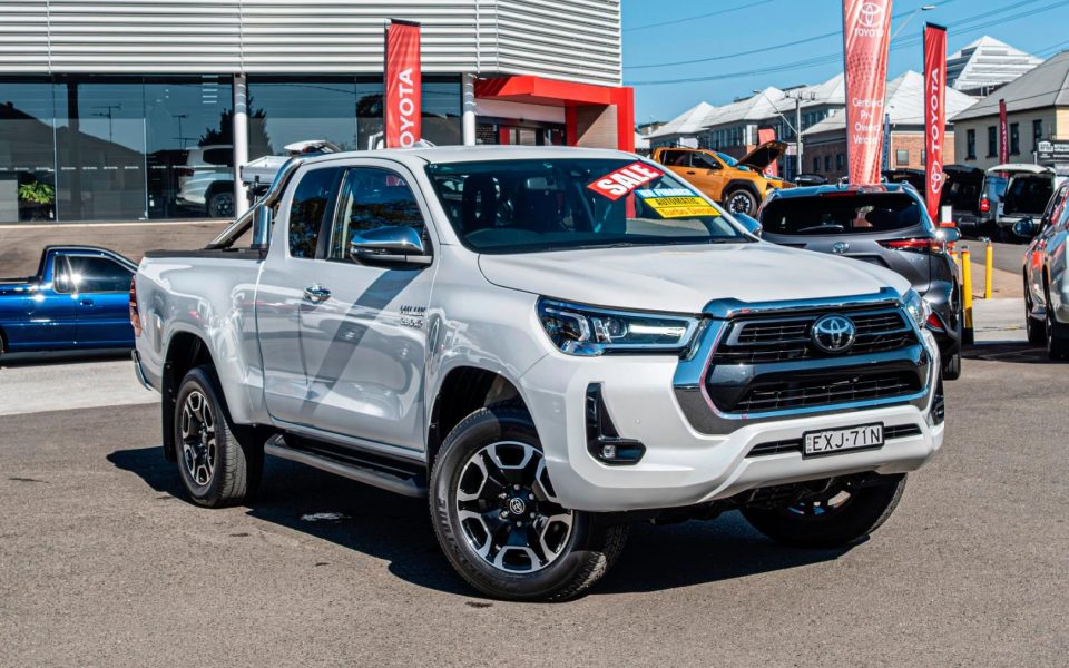 2023 Toyota Hilux SR5