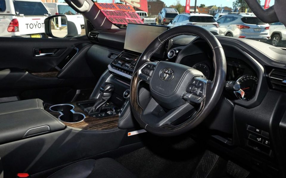 2022 Toyota Landcruiser VX