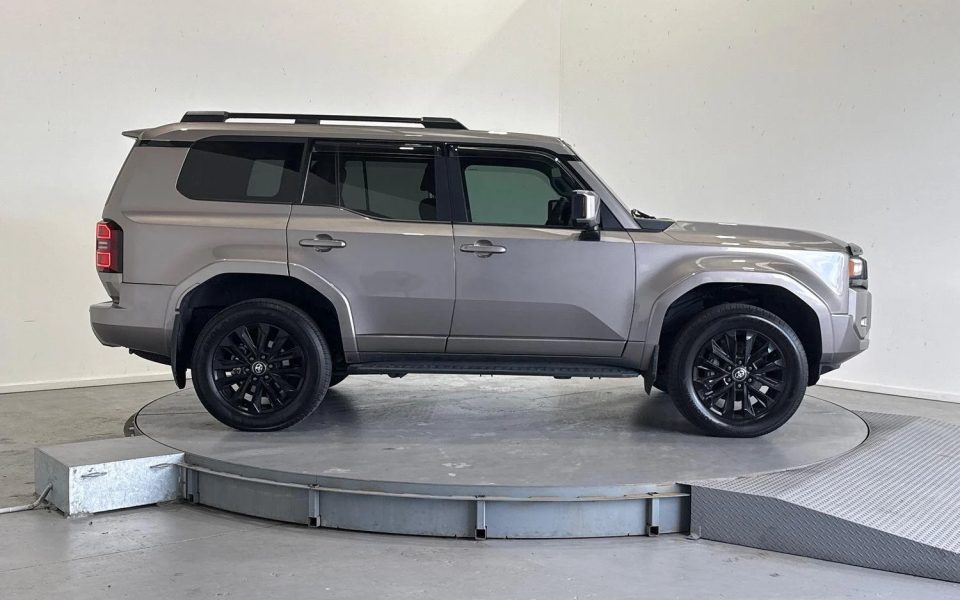 2024 Toyota Landcruiser Prado VX