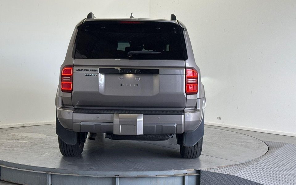 2024 Toyota Landcruiser Prado VX