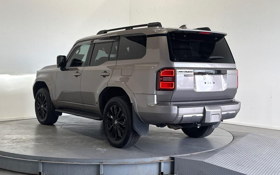 2024 Toyota Landcruiser Prado VX