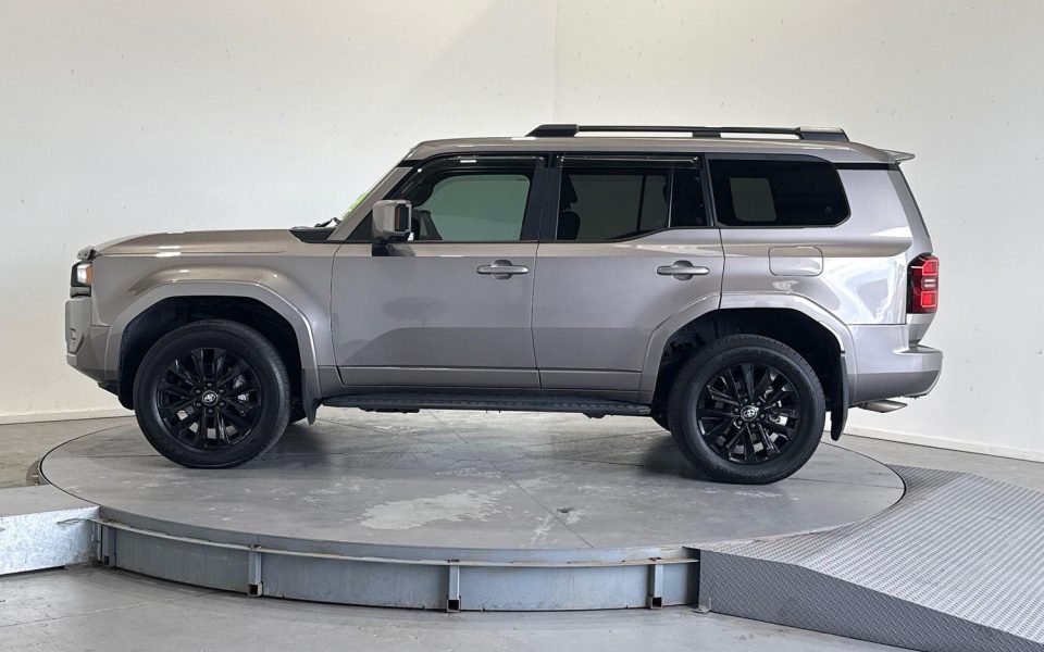 2024 Toyota Landcruiser Prado VX