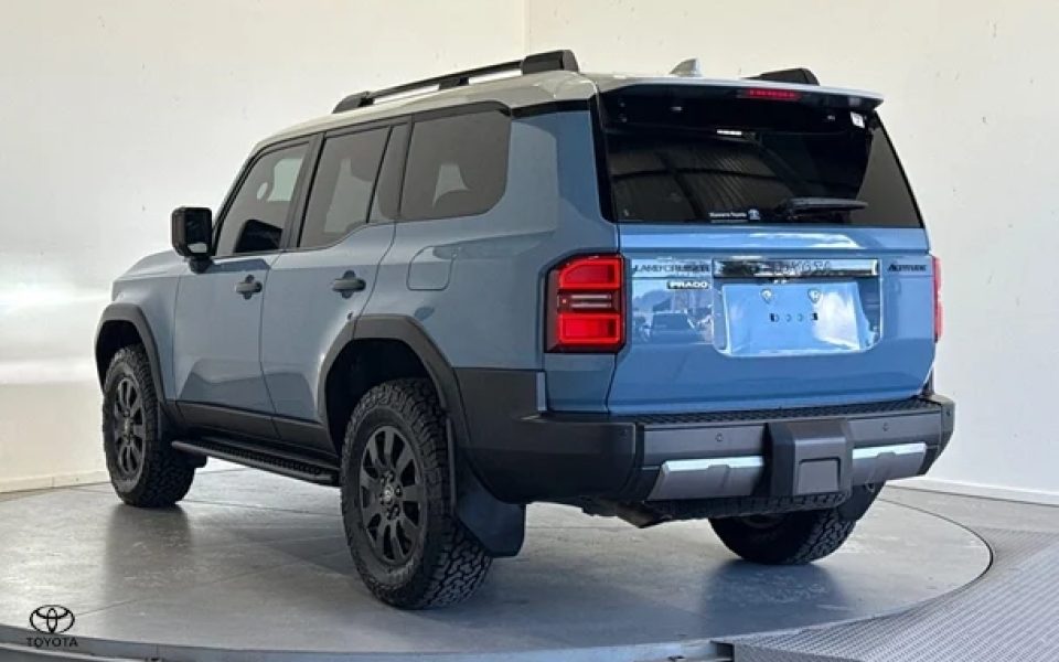 2024 Toyota Landcruiser Prado Altitude