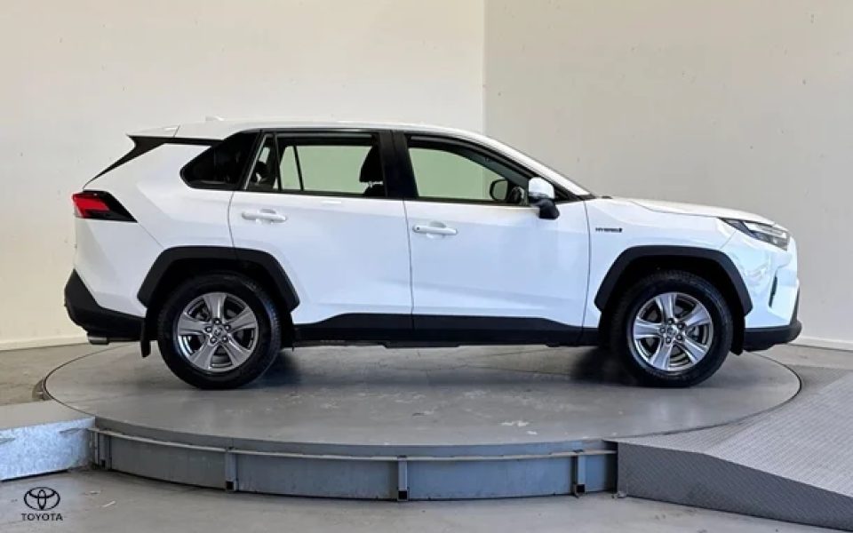 2022 Toyota RAV4 GX