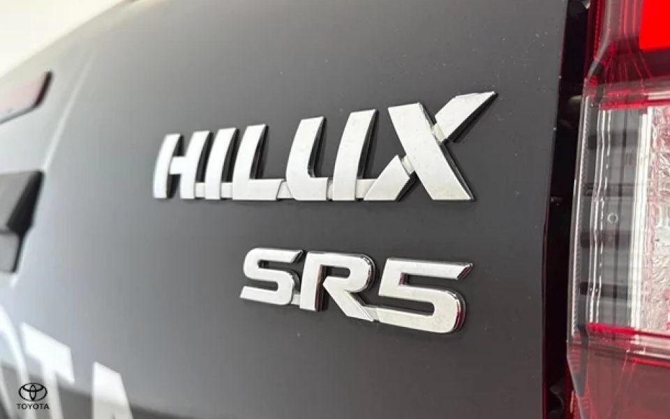 2024 Toyota Hilux SR5 48V