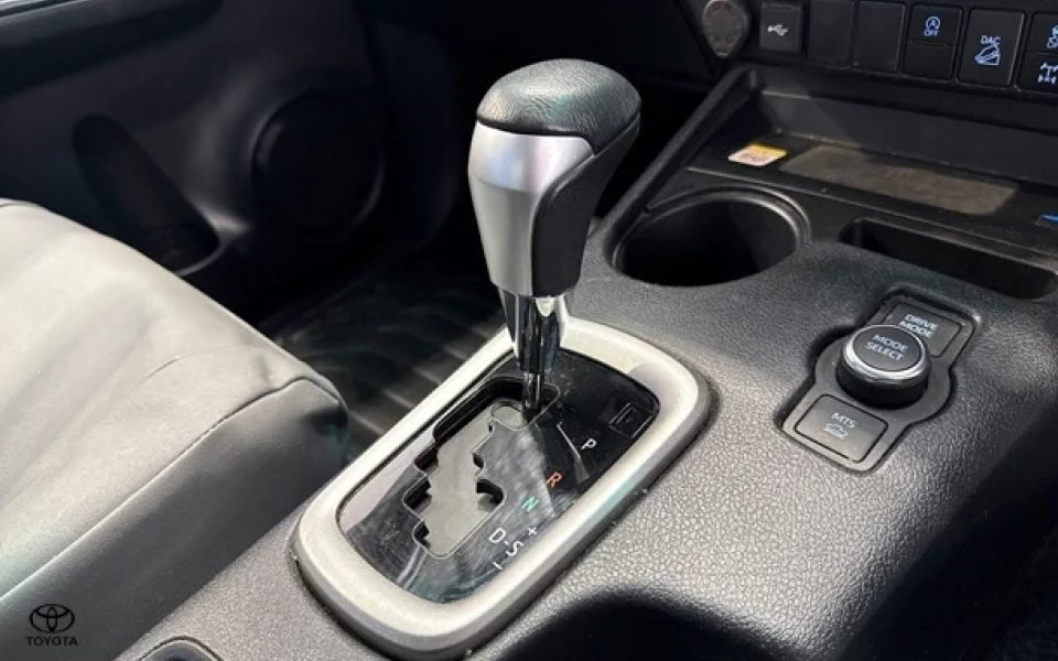 2024 Toyota Hilux SR5 48V