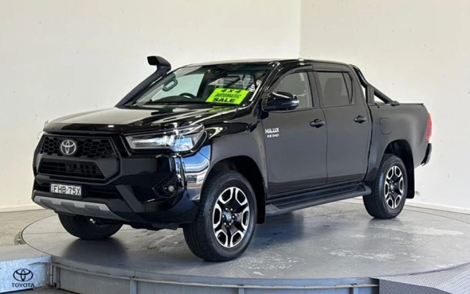 2024 Toyota Hilux SR5 48V