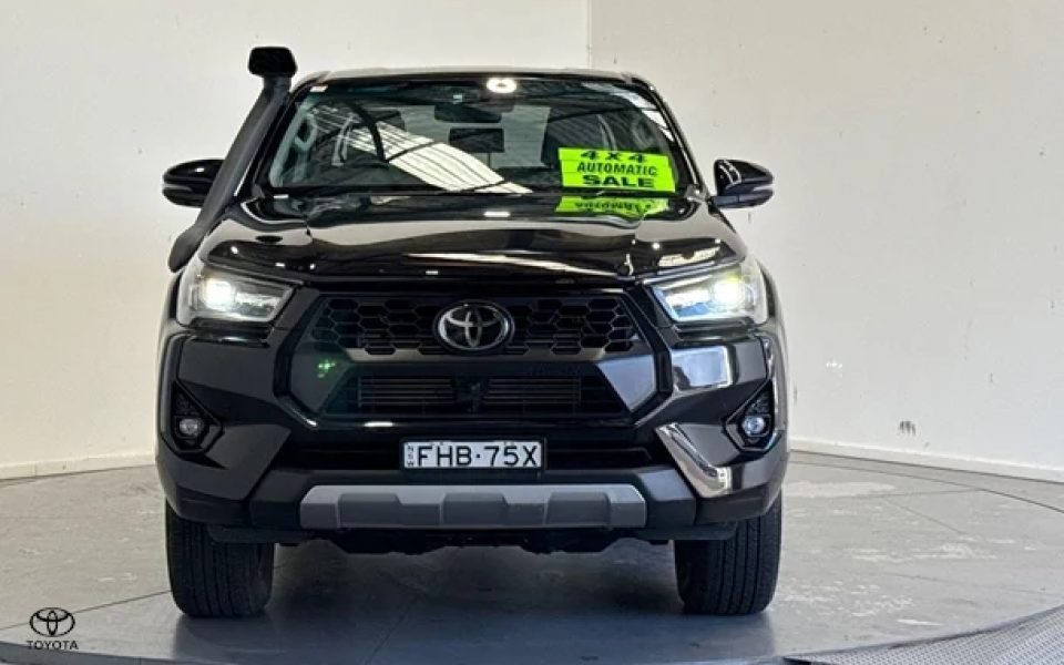 2024 Toyota Hilux SR5 48V