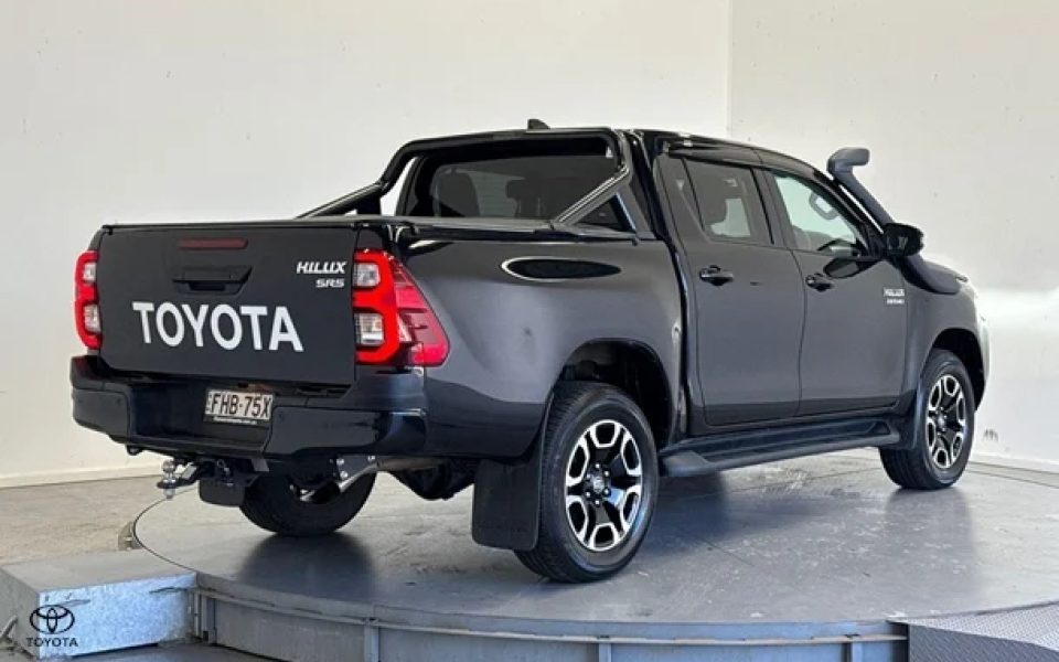 2024 Toyota Hilux SR5 48V