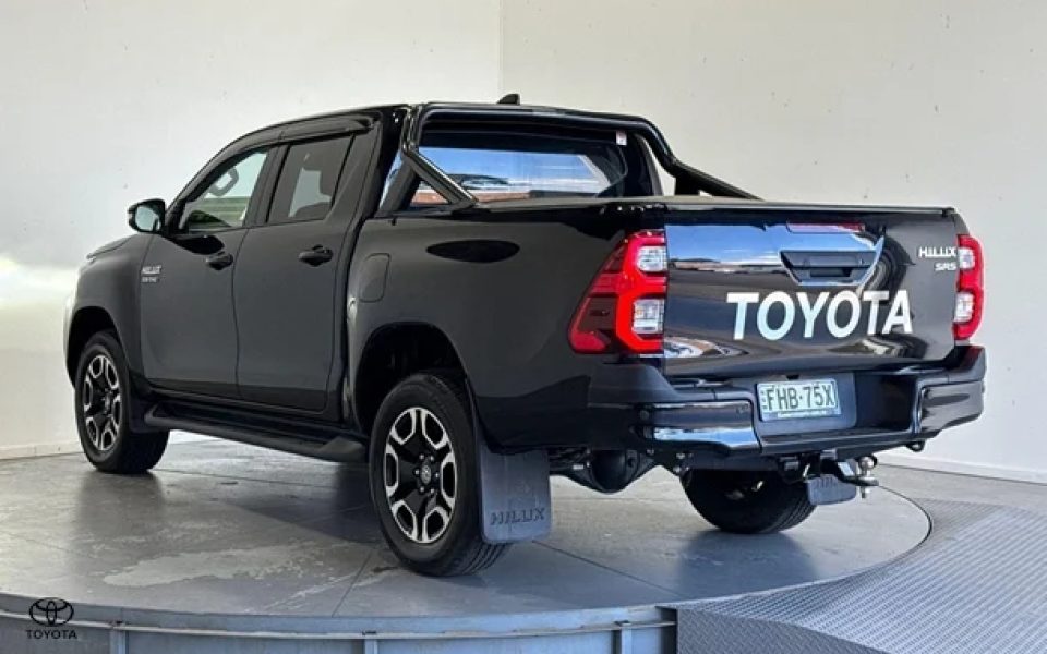 2024 Toyota Hilux SR5 48V