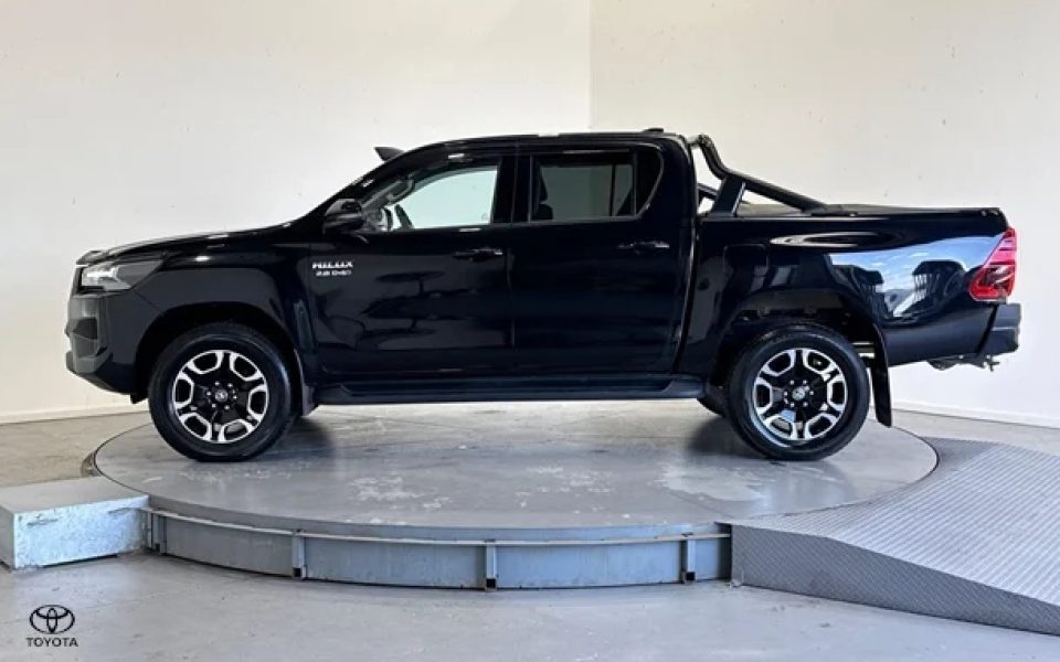 2024 Toyota Hilux SR5 48V