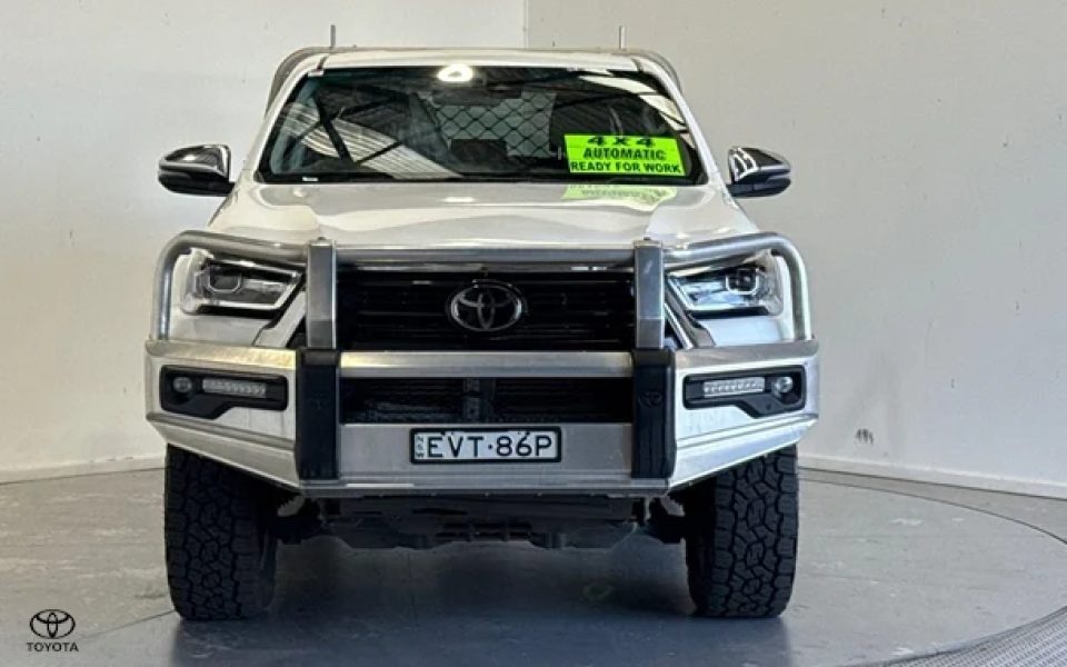 2022 Toyota Hilux SR5