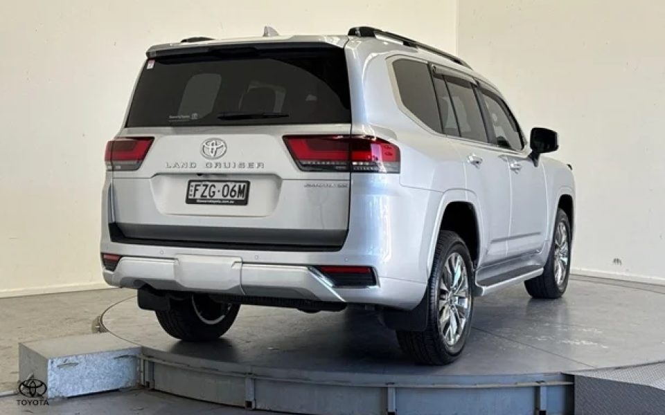 2026 Toyota Landcruiser Sahara ZX