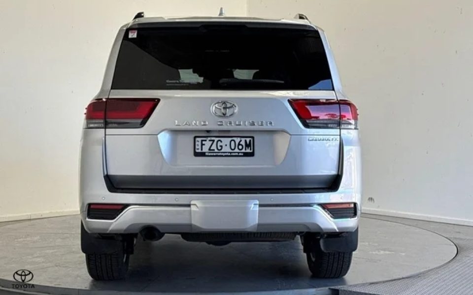2026 Toyota Landcruiser Sahara ZX