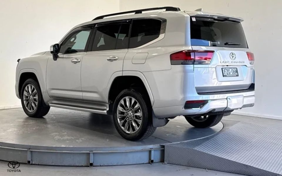 2026 Toyota Landcruiser Sahara ZX