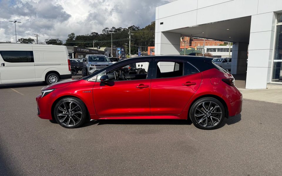 2024 Toyota Corolla Hatch Hybrid ZR