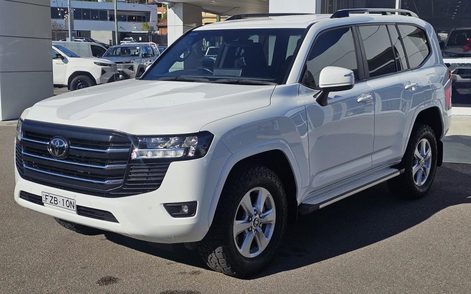 2023 Toyota Landcruiser GXL