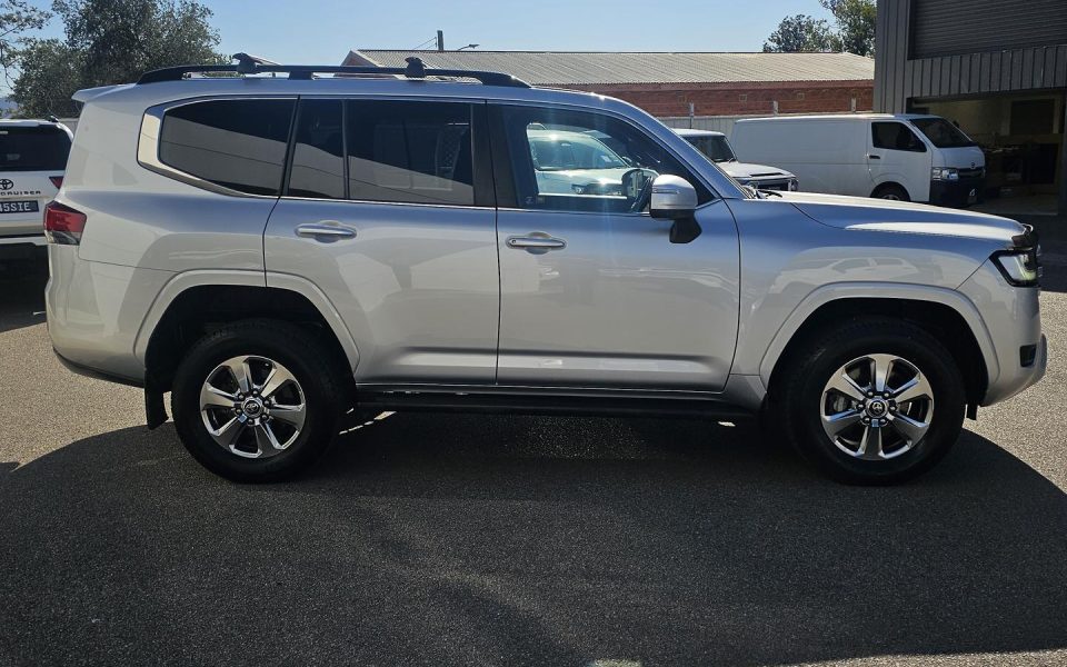 2021 Toyota Landcruiser VX
