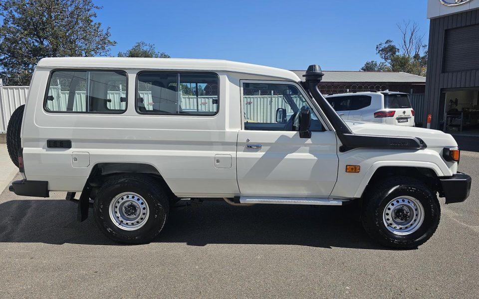 2024 Toyota LC Military GXL