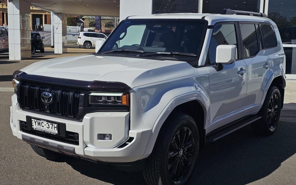 2024 Toyota Prado VX