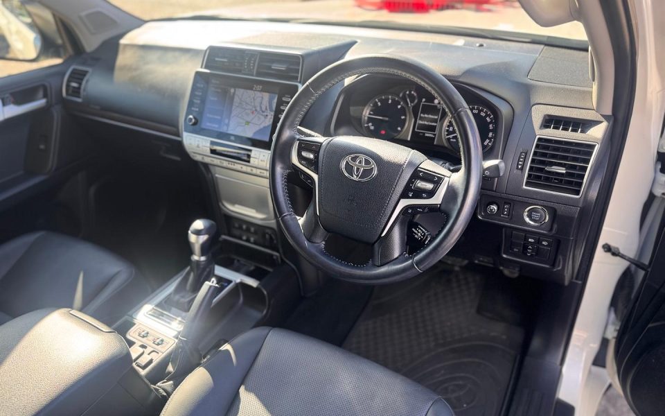 2023 Toyota Prado VX