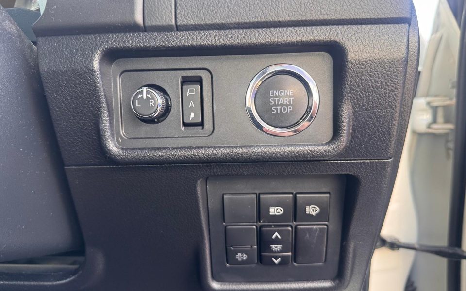 2023 Toyota Prado VX
