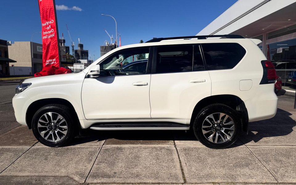 2023 Toyota Prado VX