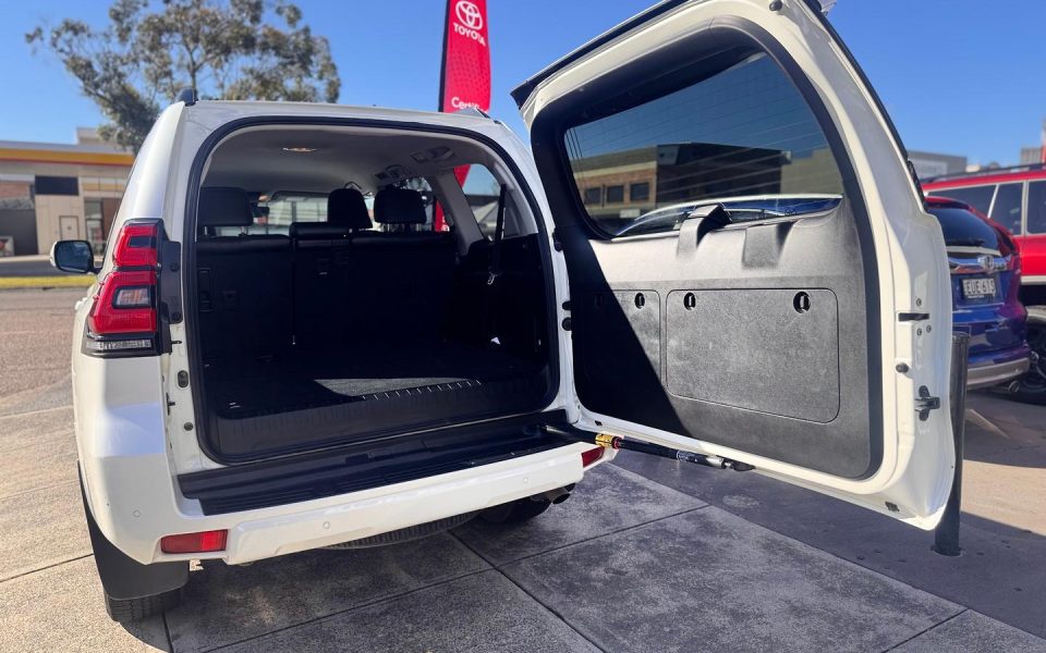 2023 Toyota Prado VX
