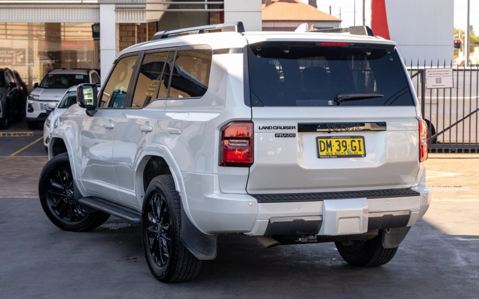2024 Toyota Landcruiser Prado VX