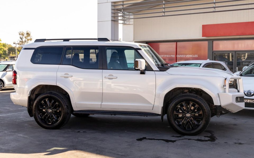 2024 Toyota Landcruiser Prado VX