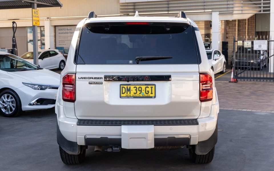 2024 Toyota Landcruiser Prado VX