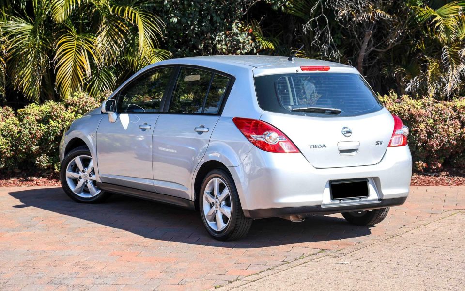 2012 NISSAN TIIDA ST