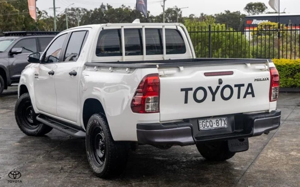 2022 Toyota Hilux SR