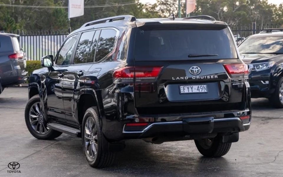 2023 Toyota Landcruiser Sahara ZX